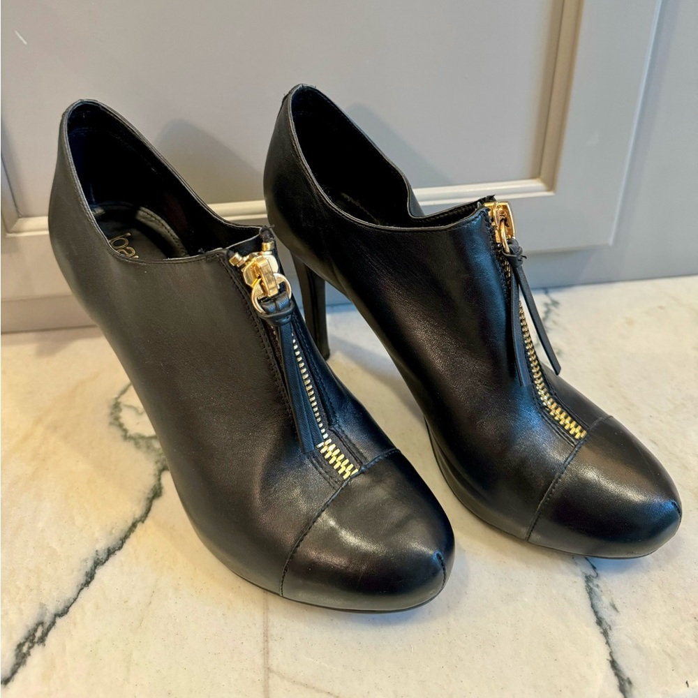 Bar III size 9 black booties with gold zip front